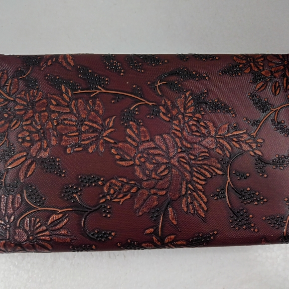 NWOT Rising Sun Floral Vine Embossed Trifold Wallet Vintage - Picture 8 of 10